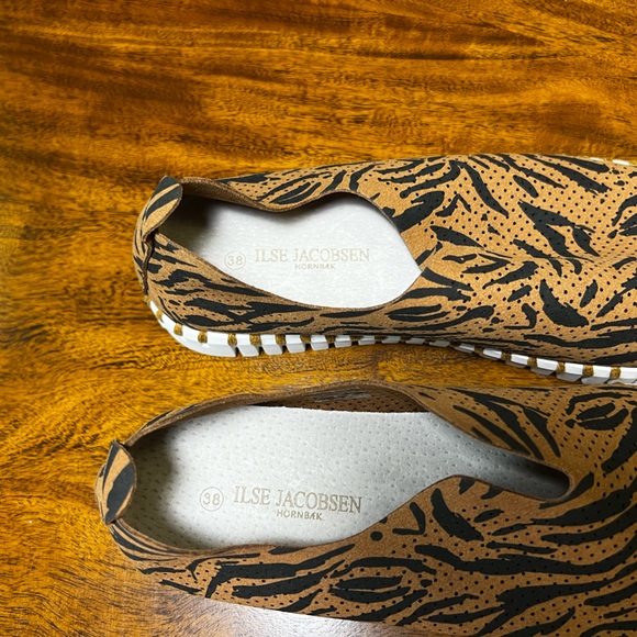 NWOT!!! Ilse Jacobsen Tan and Black Sneakers - Picture 5 of 7